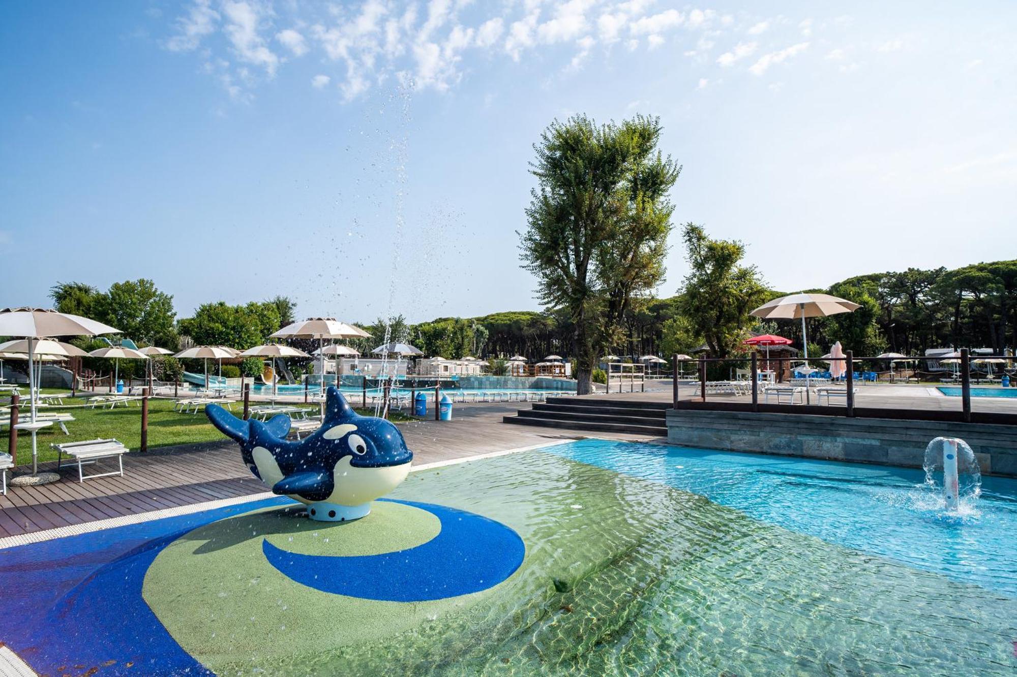 Club Del Sole Spina Family Collection Hotel Лидо ди Спина Екстериор снимка