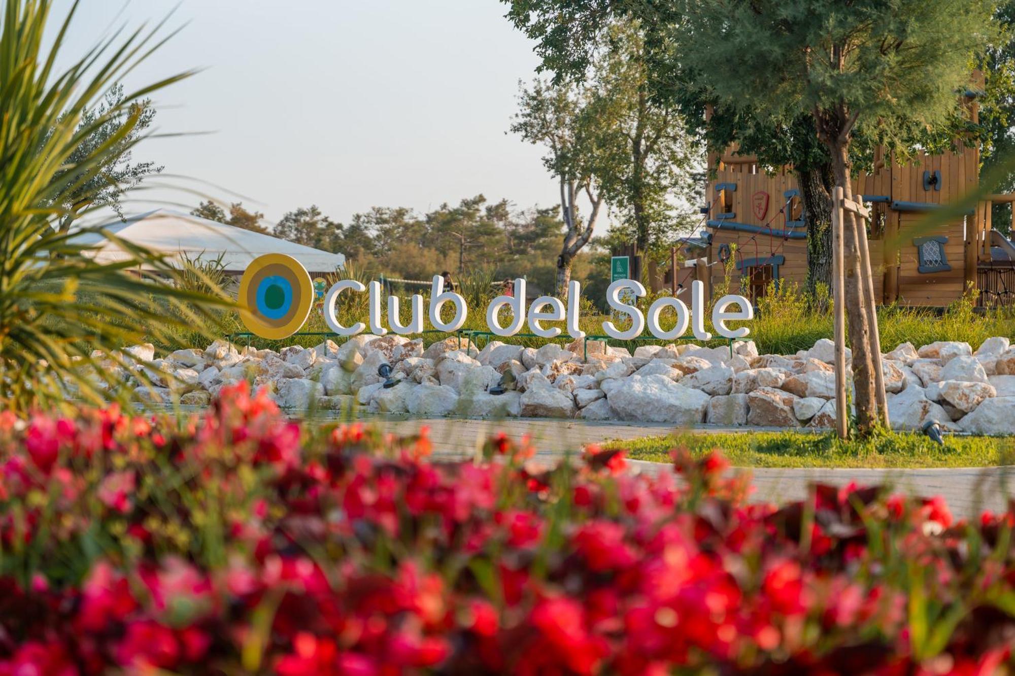 Club Del Sole Spina Family Collection Hotel Лидо ди Спина Екстериор снимка