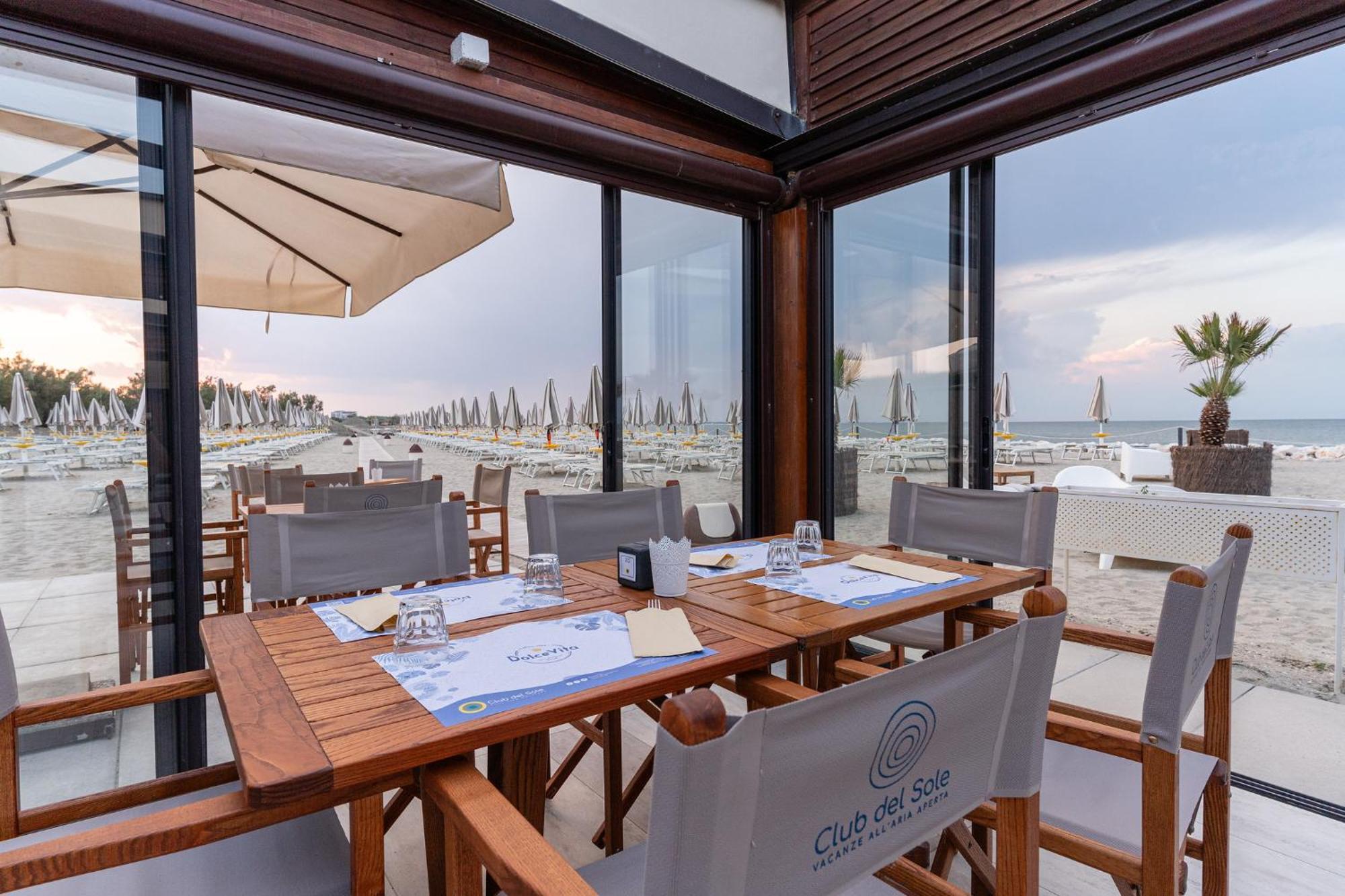 Club Del Sole Spina Family Collection Hotel Лидо ди Спина Екстериор снимка