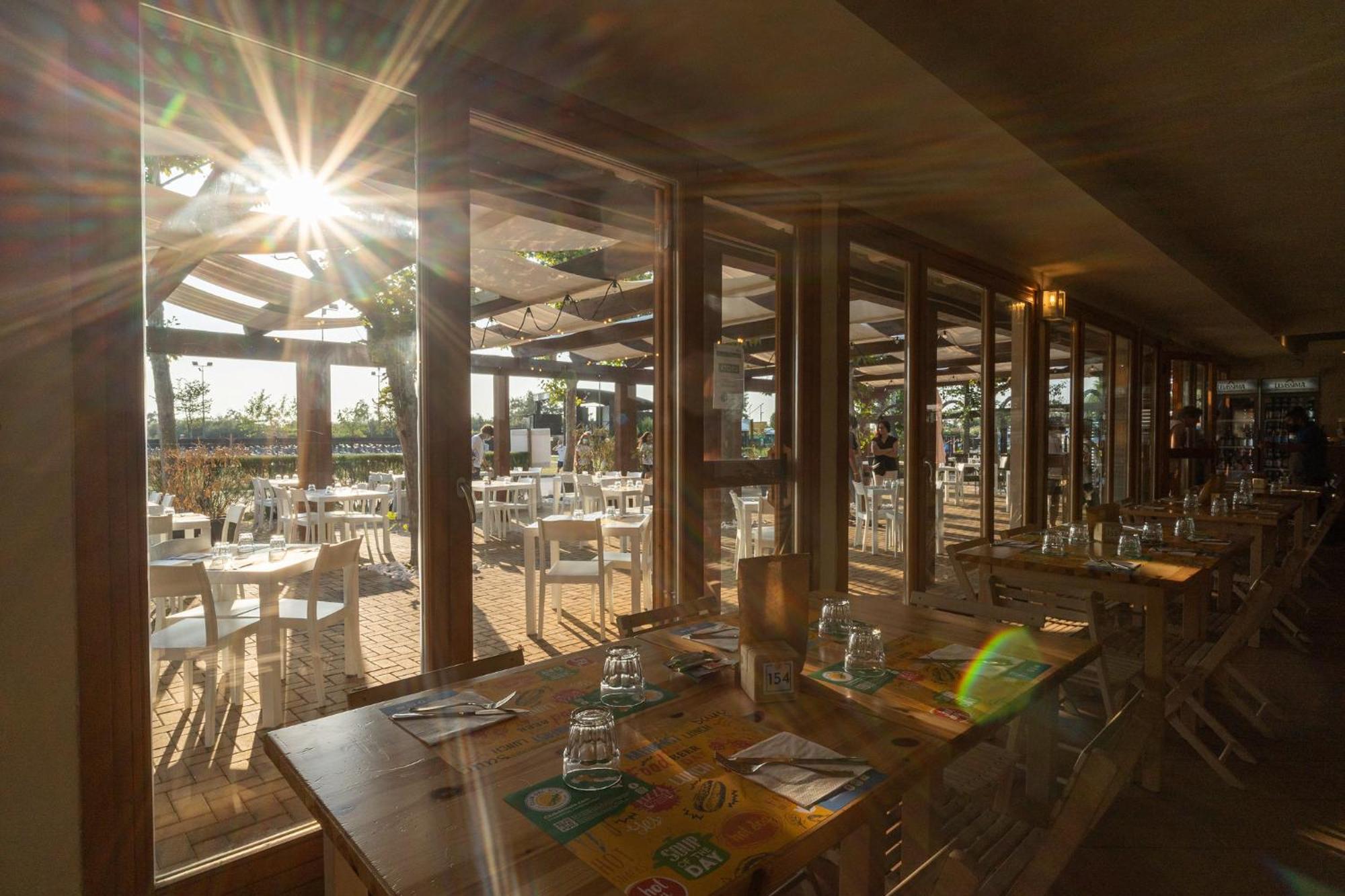 Club Del Sole Spina Family Collection Hotel Лидо ди Спина Екстериор снимка