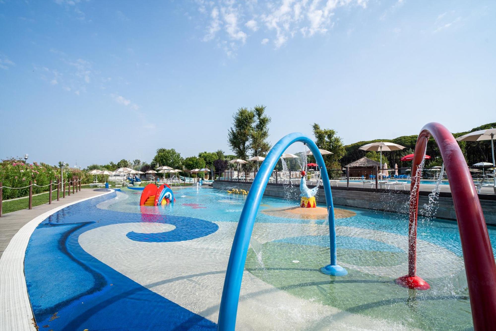 Club Del Sole Spina Family Collection Hotel Лидо ди Спина Екстериор снимка